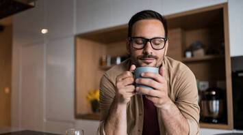 Man Shares Questionable Money-Saving Hack for Tea Brewing
