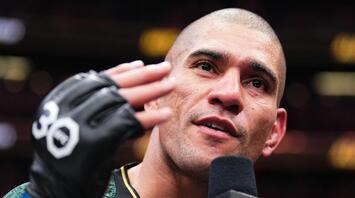 Alex Pereira Successfully Defends UFC Light-Heavyweight Title With Stoppage Win