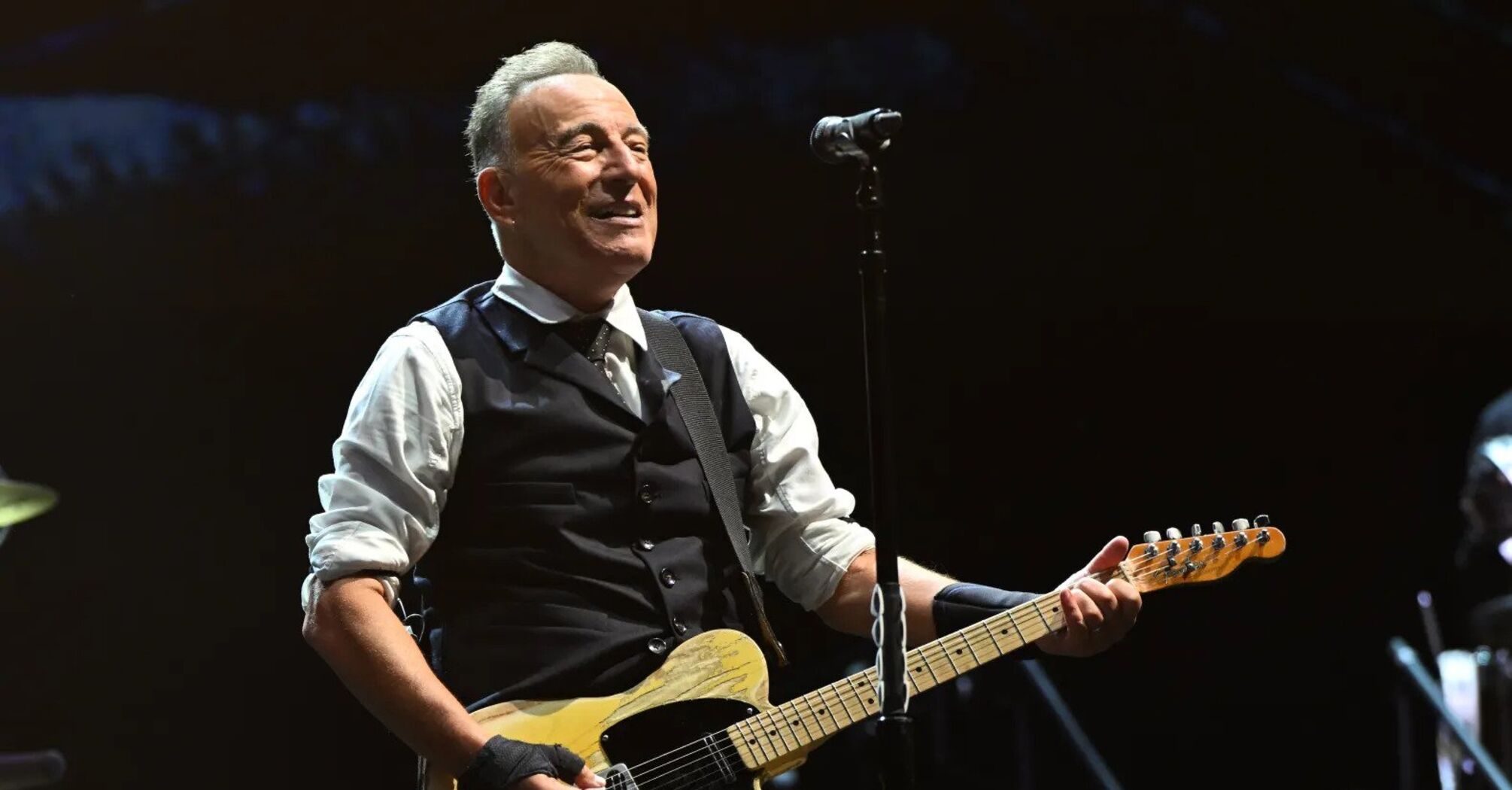 Bruce Springsteen Surprises Montreal Audience With Ghostbusters Performance 