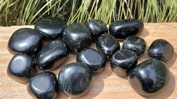 11 Spiritual Meanings of Black Obsidian