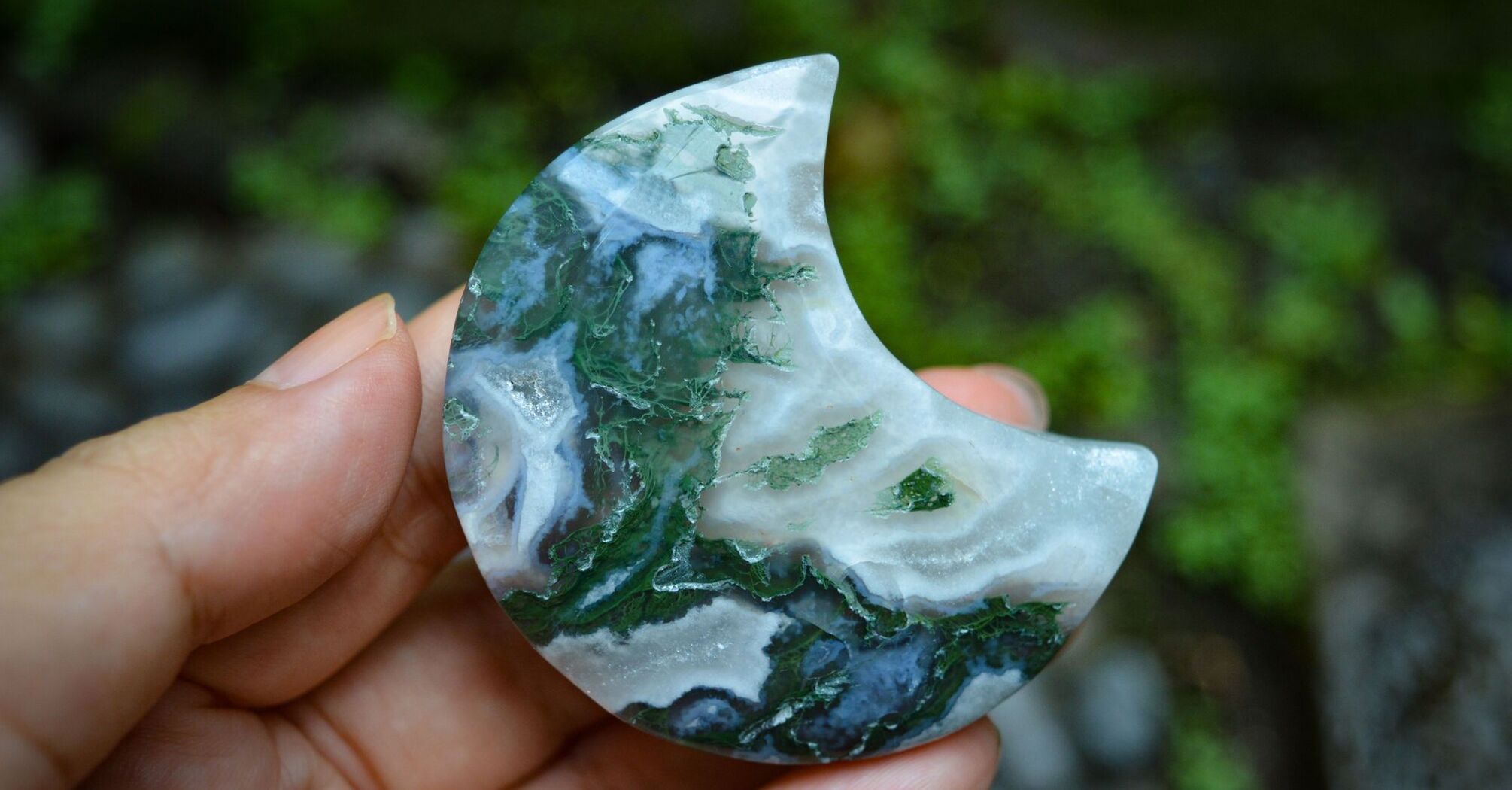 11 Spiritual Meanings of Moss Agate