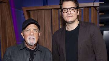 Billy Joel and John Mayer Don’t Love Their Own Voices: 'If I Only Had a Couple More Notes'