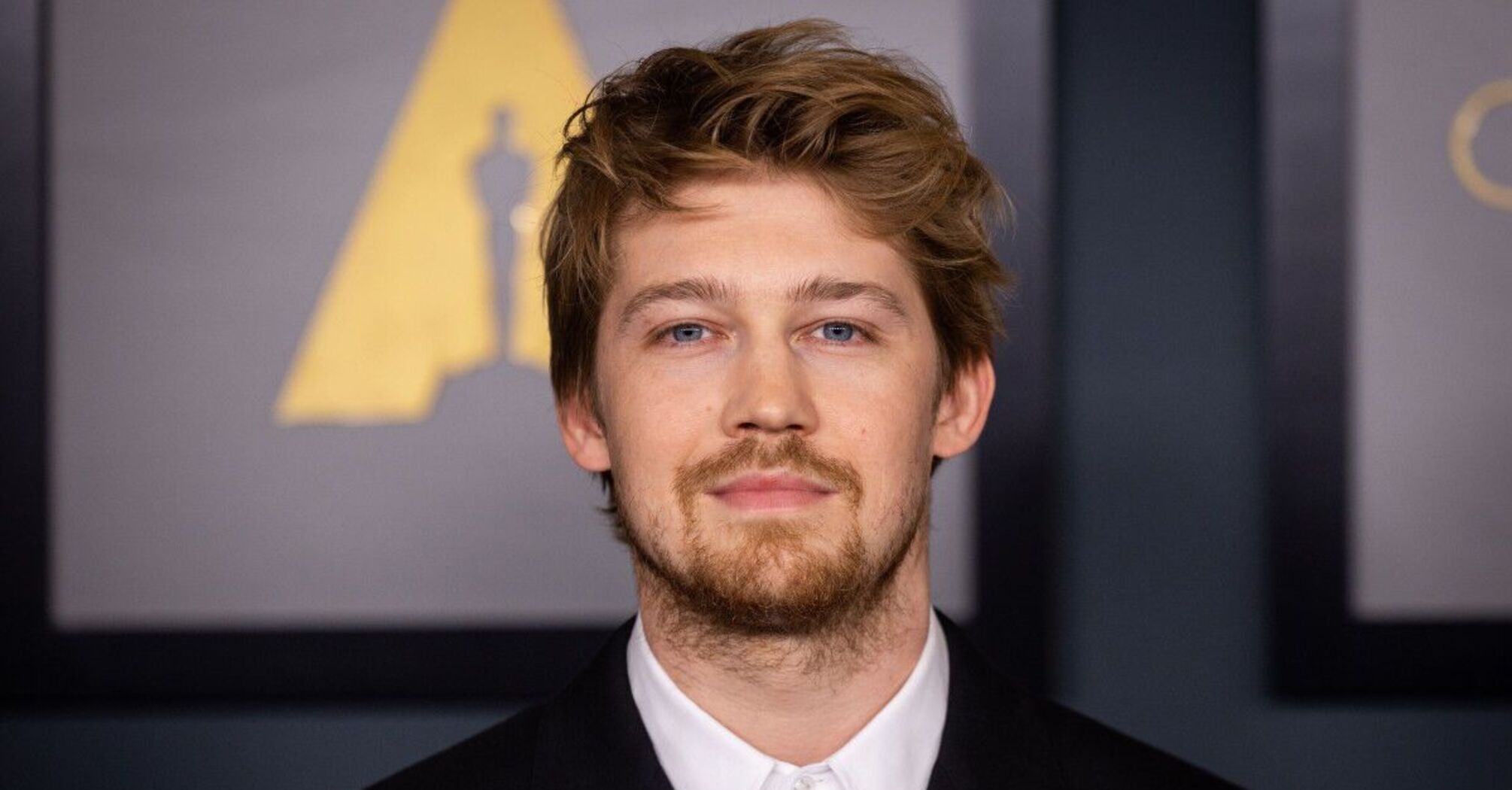 Joe Alwyn Shows Sparks with Amelia Dimoldenberg on Chicken Shop Date