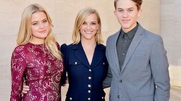 Ava Elizabeth Phillippe, Reese Witherspoon and Deacon Reese Phillippe