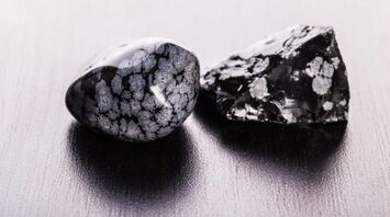 11 Spiritual Meanings of Snowflake Obsidian: Incredible Power and Balance