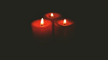 14 Spiritual Meanings of Red Candle
