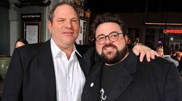 Kevin Smith Reflects on Chasing Amy and Harvey Weinstein