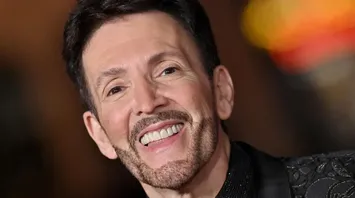 Why Famous Voice Coach Eric Vetro Wasn't Shocked by Sabrina Carpenter's Shift to More Sexier Lyrics