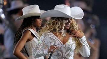 Beyoncé Performs ‘Cowboy Carter’ at NFL Christmas Halftime Show with Blue Ivy and Surprise Guests