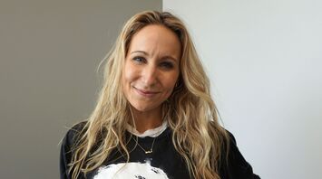 Nikki Glaser Postpones Major Plastic Surgery to Host Golden Globes