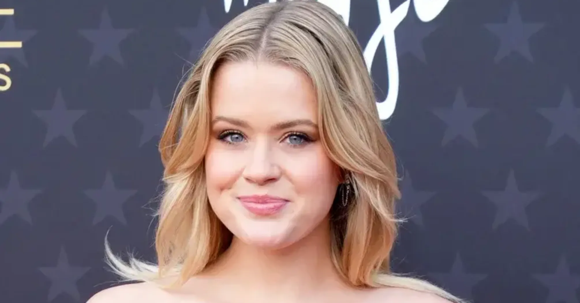 Ava Phillippe Appears to Debut Romance with Dakota Brubaker