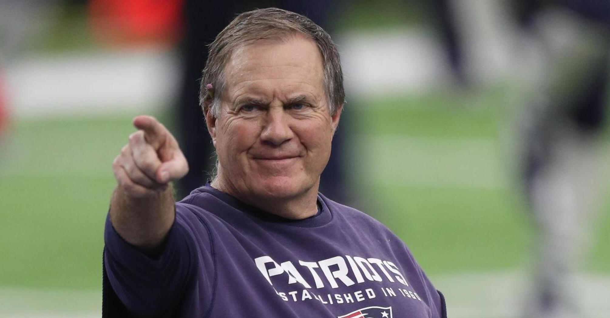 Bill Belichick, 72, Makes Red Carpet Debut With 24-Year-Old Girlfriend 