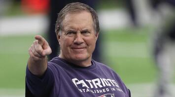 Bill Belichick, 72, Makes Red Carpet Debut With 24-Year-Old Girlfriend