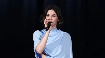 Gracie Abrams Shares Emotional Speech at Taylor Swift’s Final Eras Tour Show