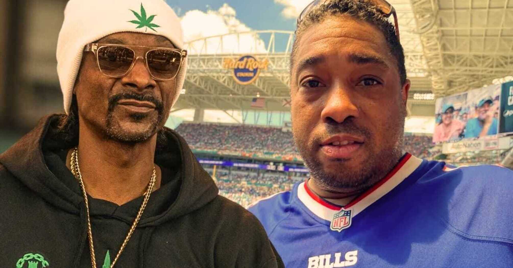 Rapper Snoop Dogg announced the death of his 45-year-old brother
