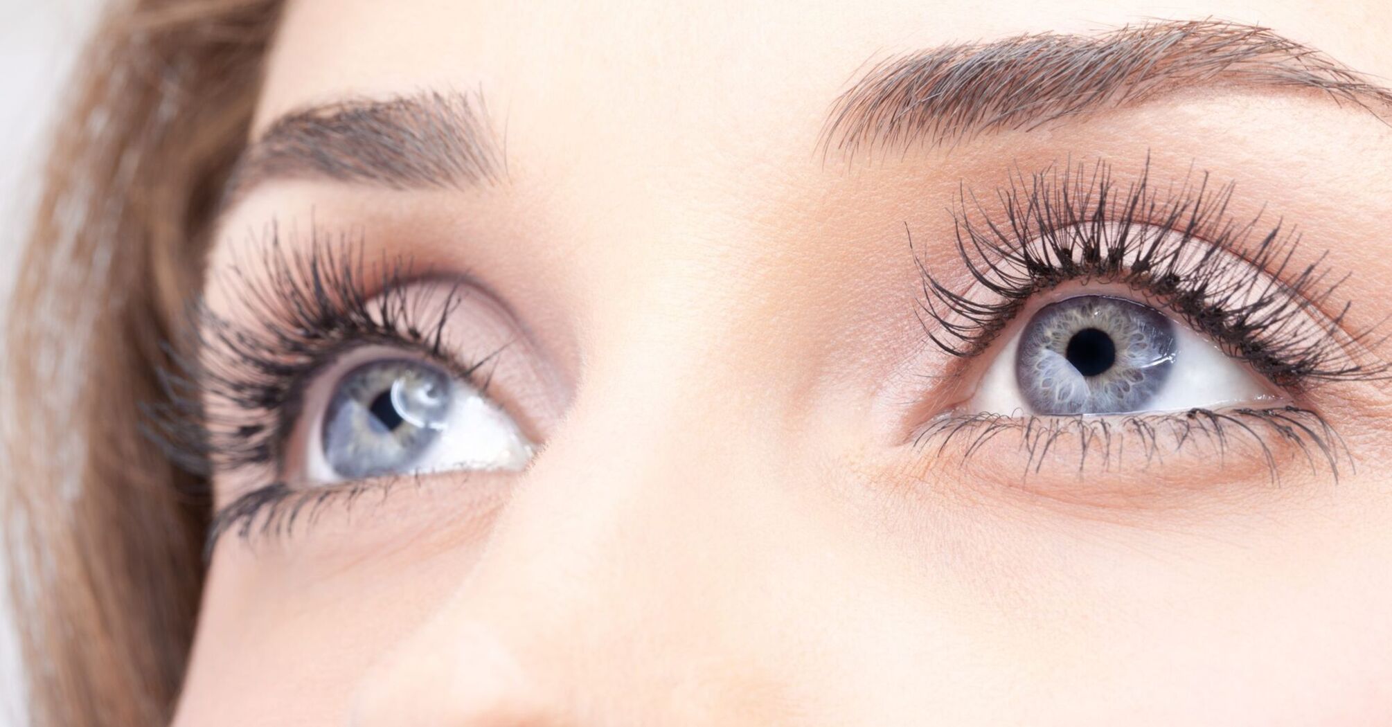 Pros and cons of eyelash extensions