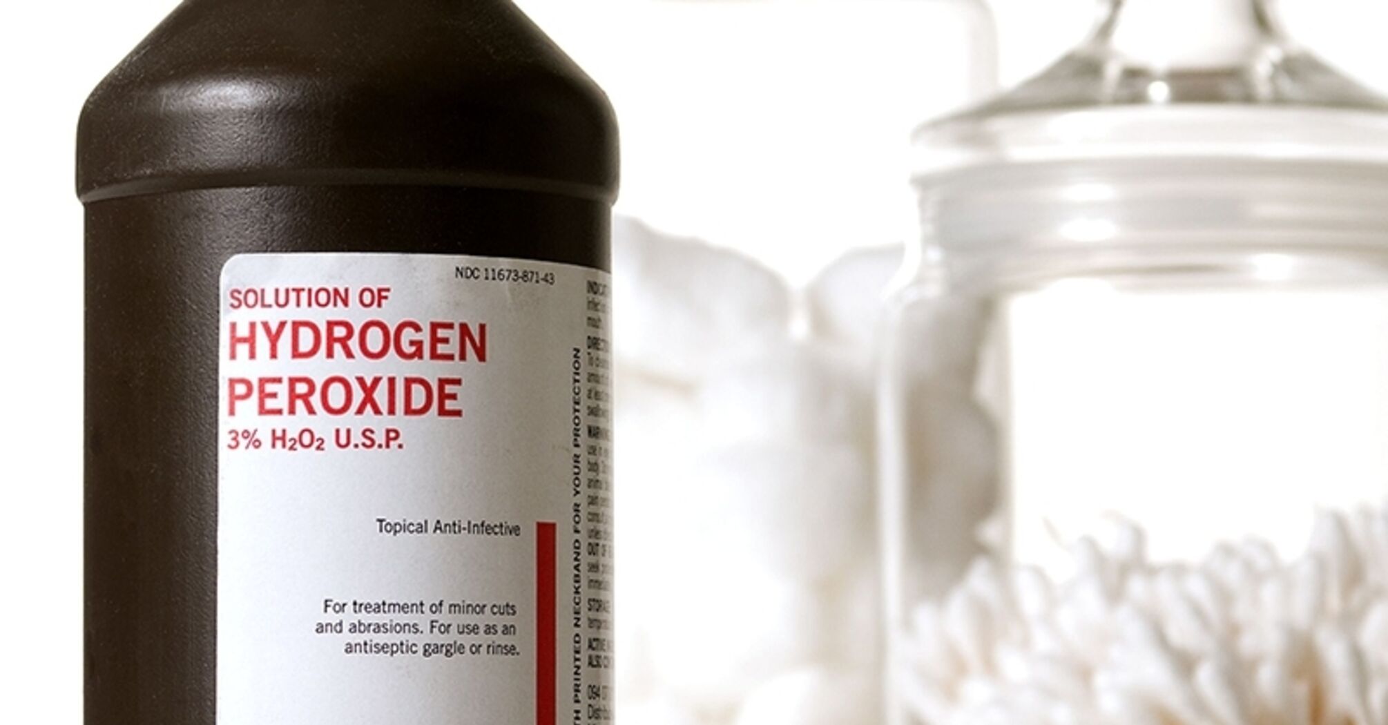 How to use hydrogen peroxide in household