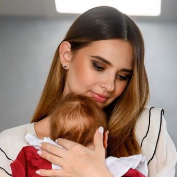Natalia Ostrovska, 1+1 star, took part in a photo shoot with her three-month-old daughter