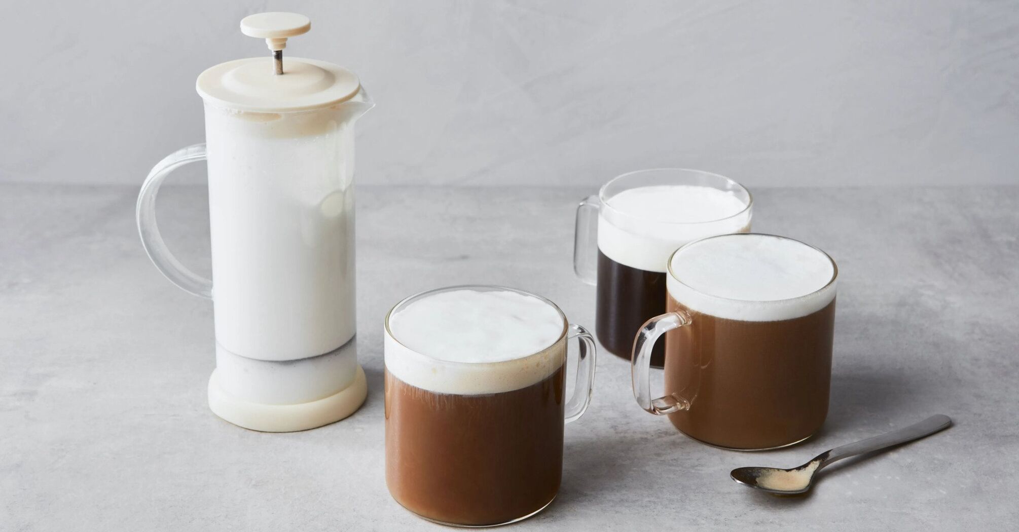How to make gourmet coffee with velvety foam