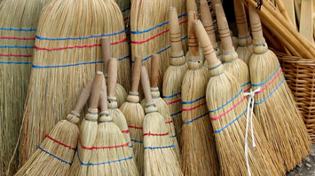 Where to keep a broom to avoid bringing conflicts into the house