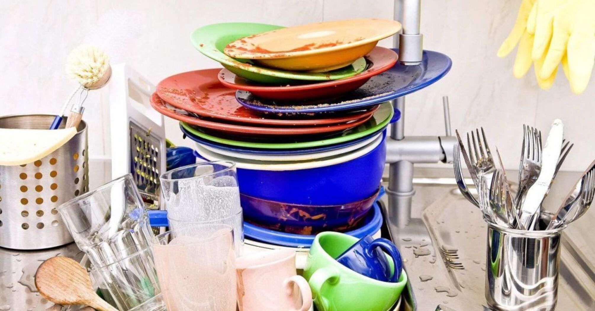 Why it's not advisable to leave unwashed dishes overnight