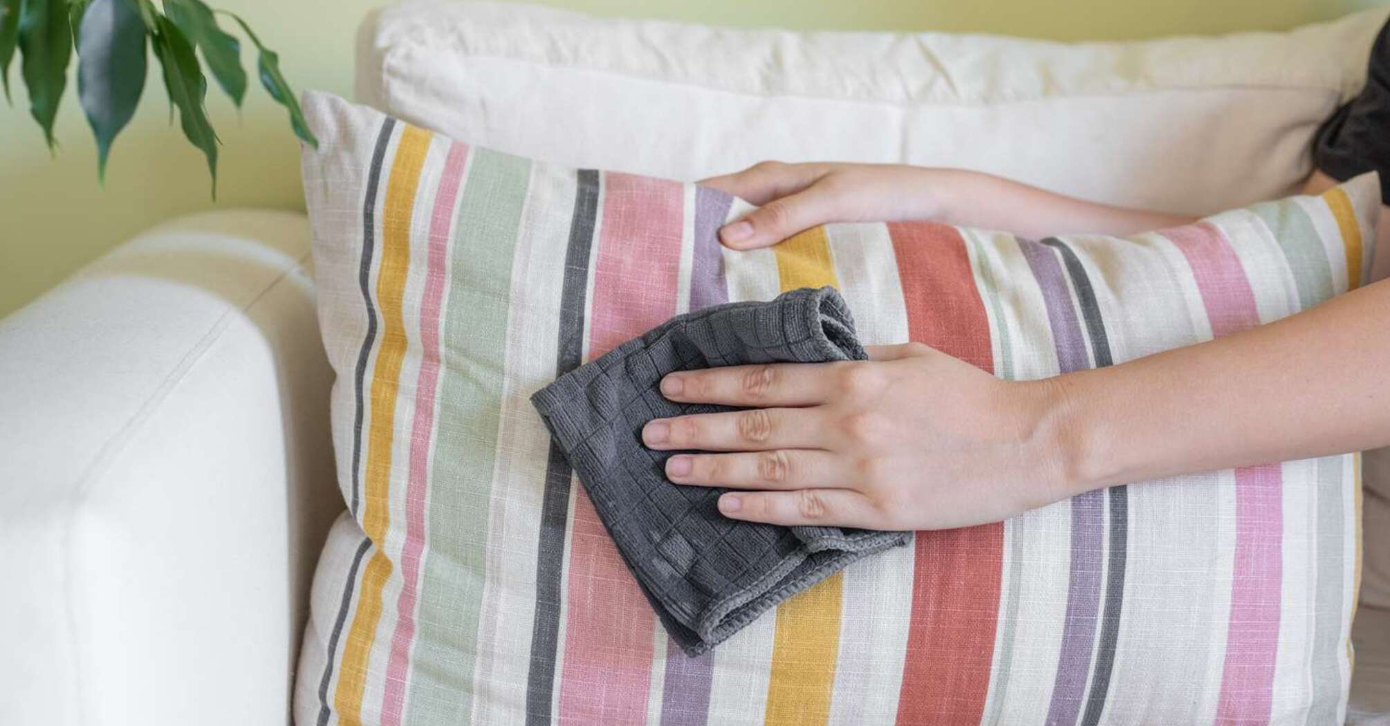 How to properly clean and care for pillows