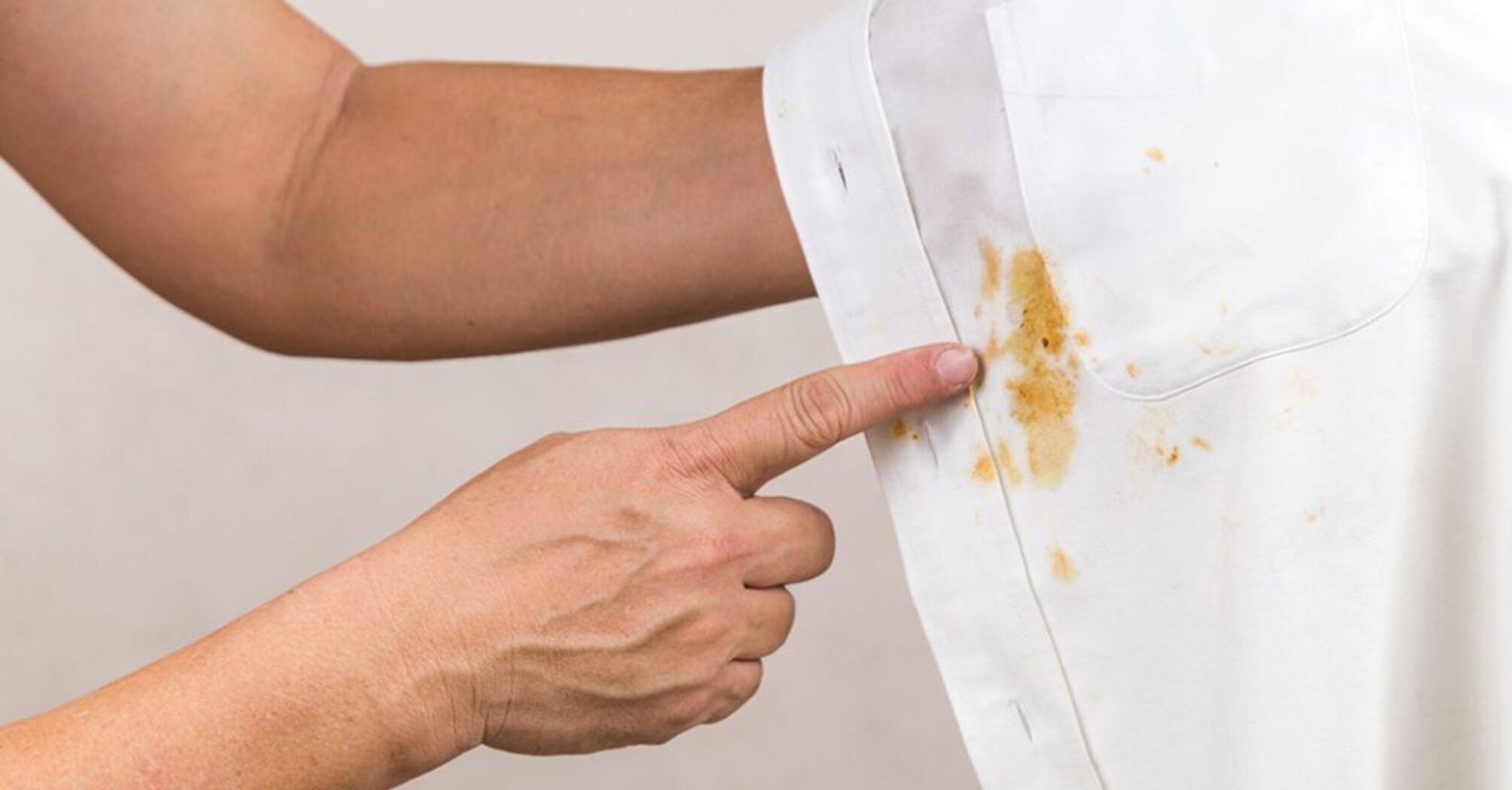 How to remove yellow stains from a shirt 