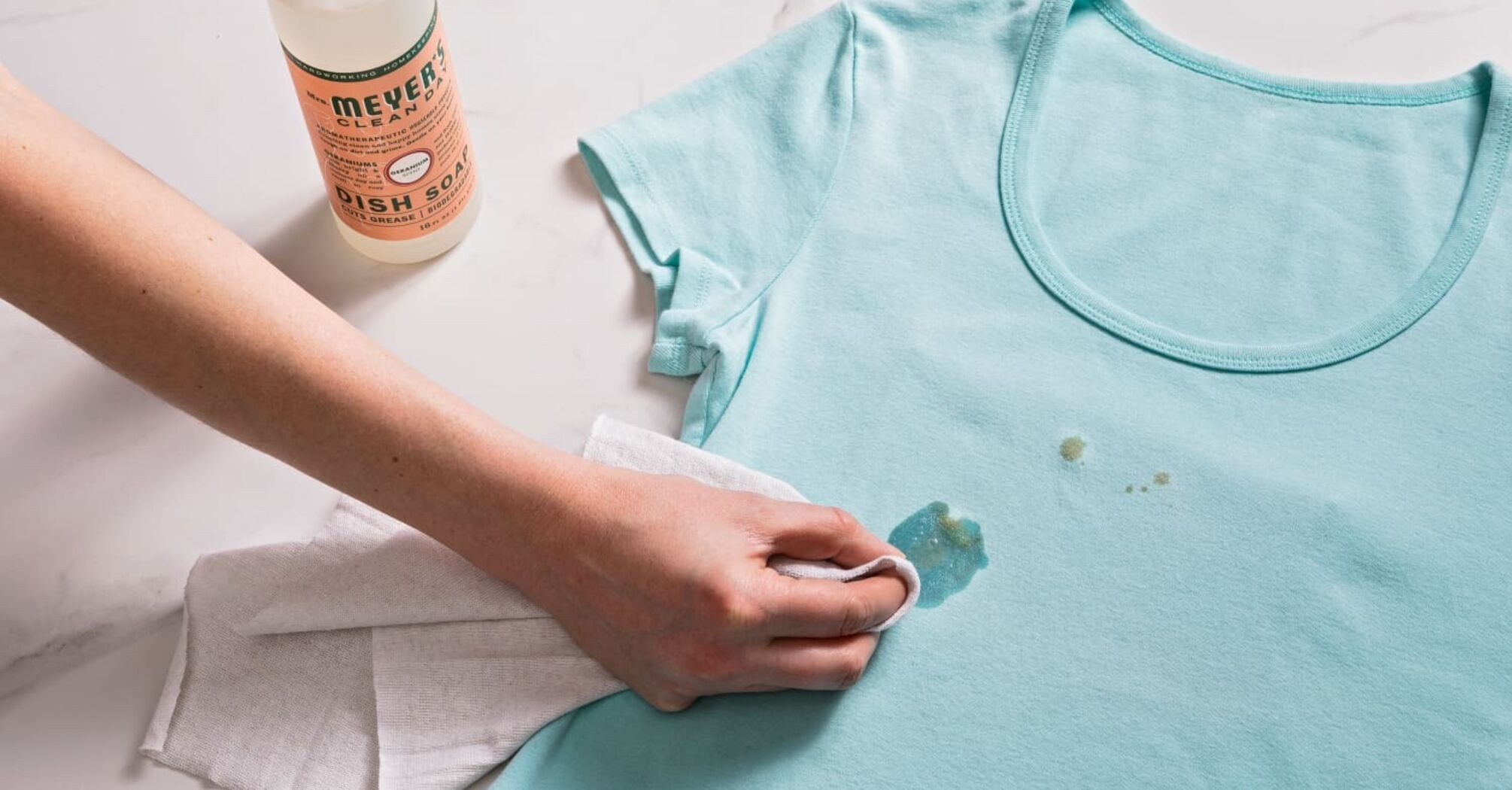 How to quickly remove grease stains on clothes