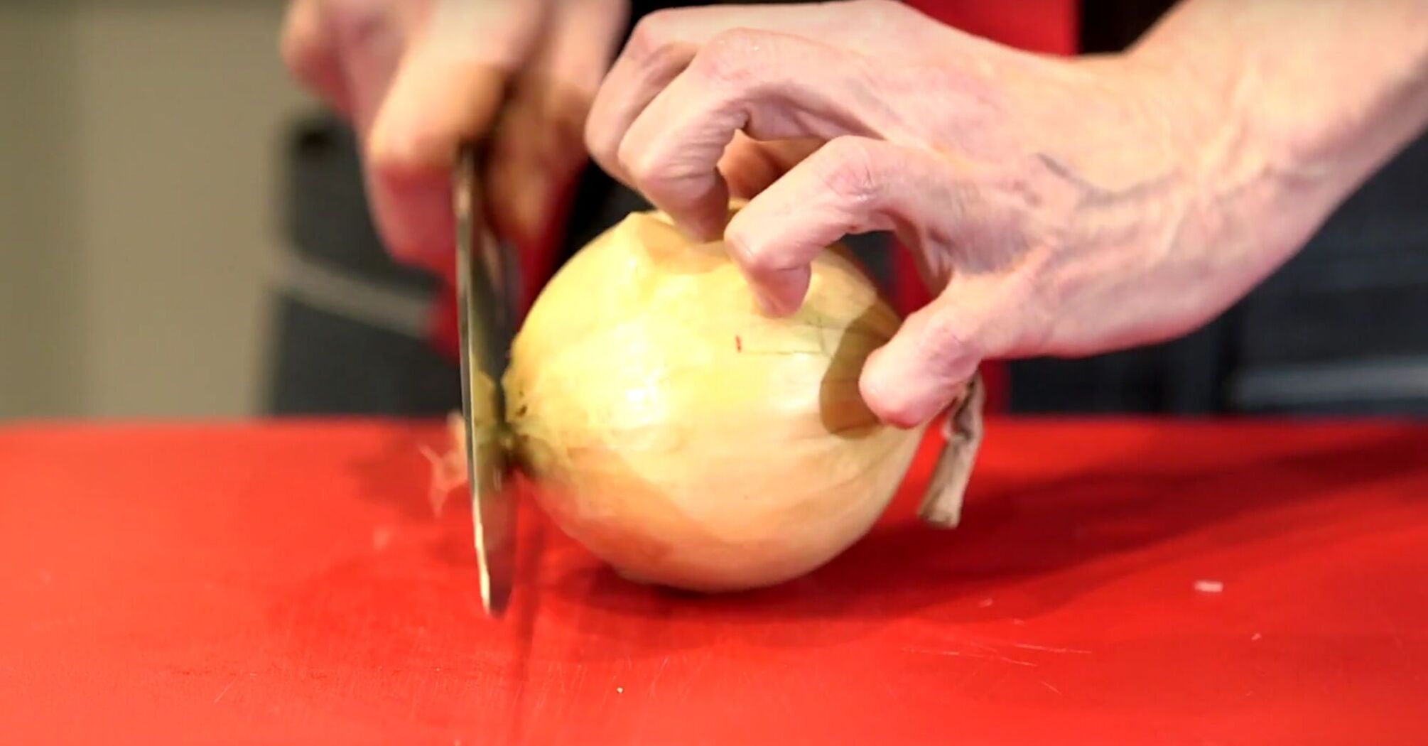How to chop onions without crying