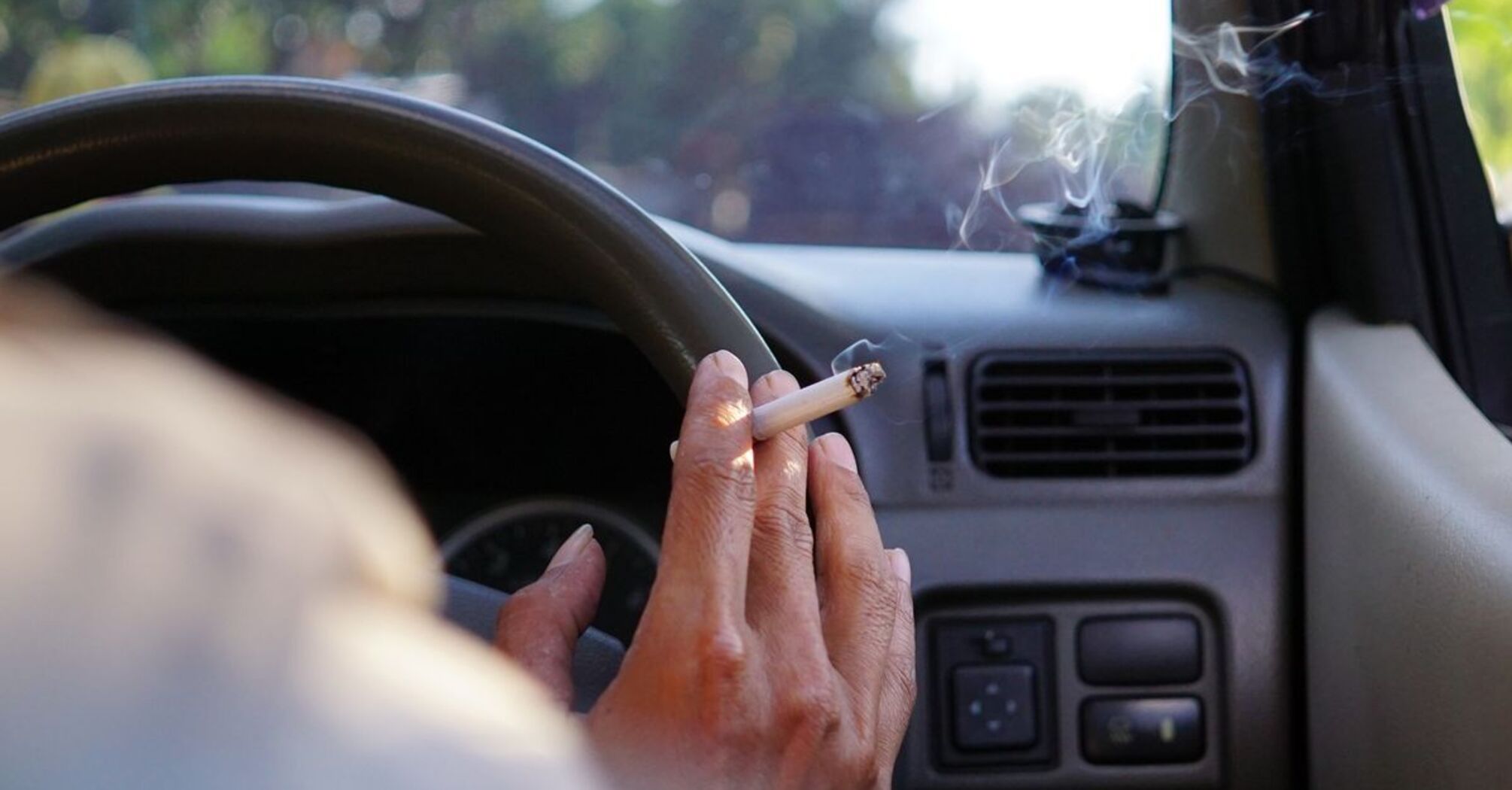 How to get rid of cigarette smell in the car