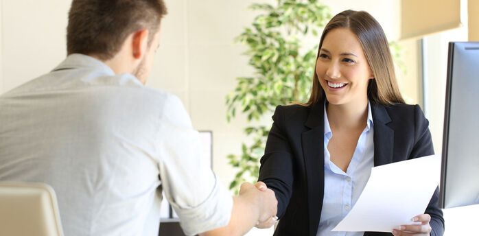 How to make a good impression at an interview