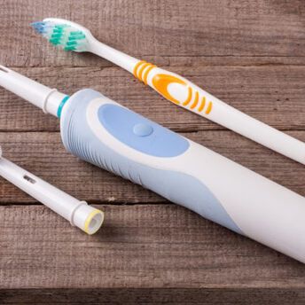 Advantages and disadvantages of an electric toothbrush