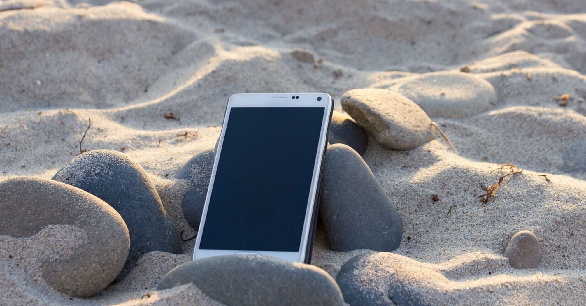 Phone overheats on the beach