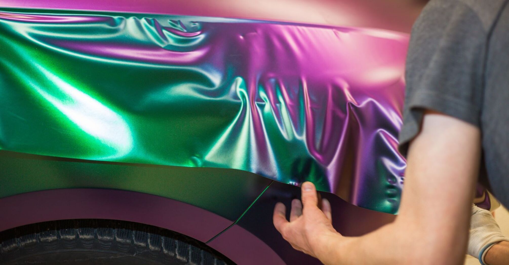 Advantages and disadvantages of painting a car chameleon