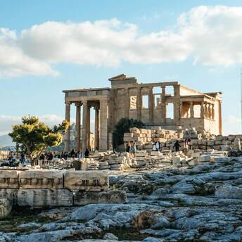 5 interesting facts about Greece