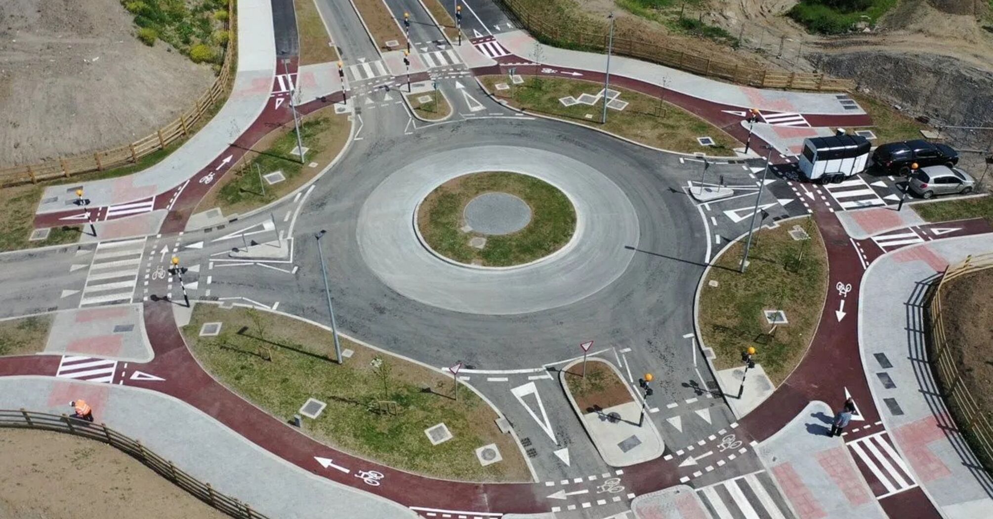 What is the peculiarity of the Dutch roundabout what is a Dutch