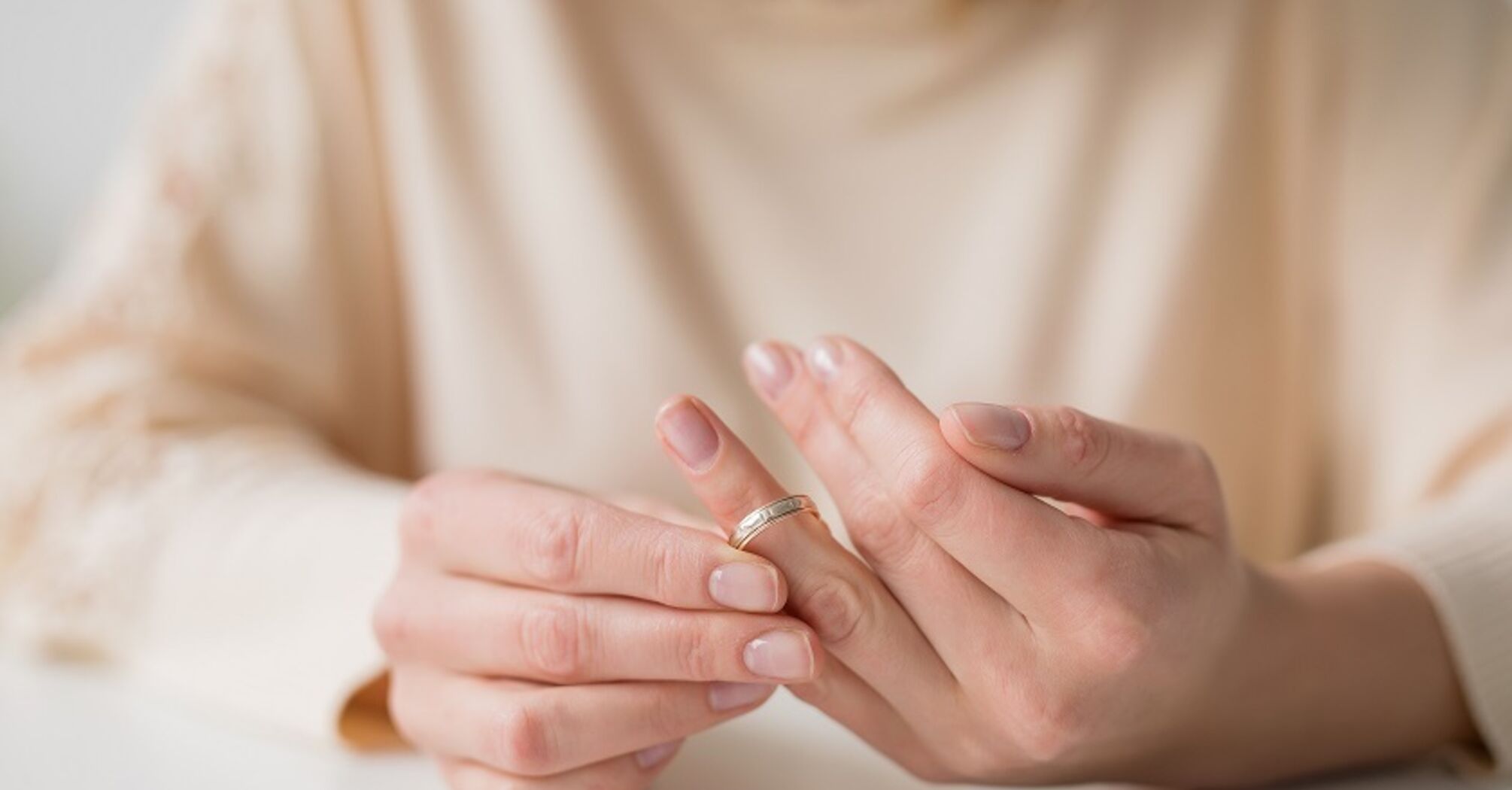 How to keep a wedding ring after a divorce