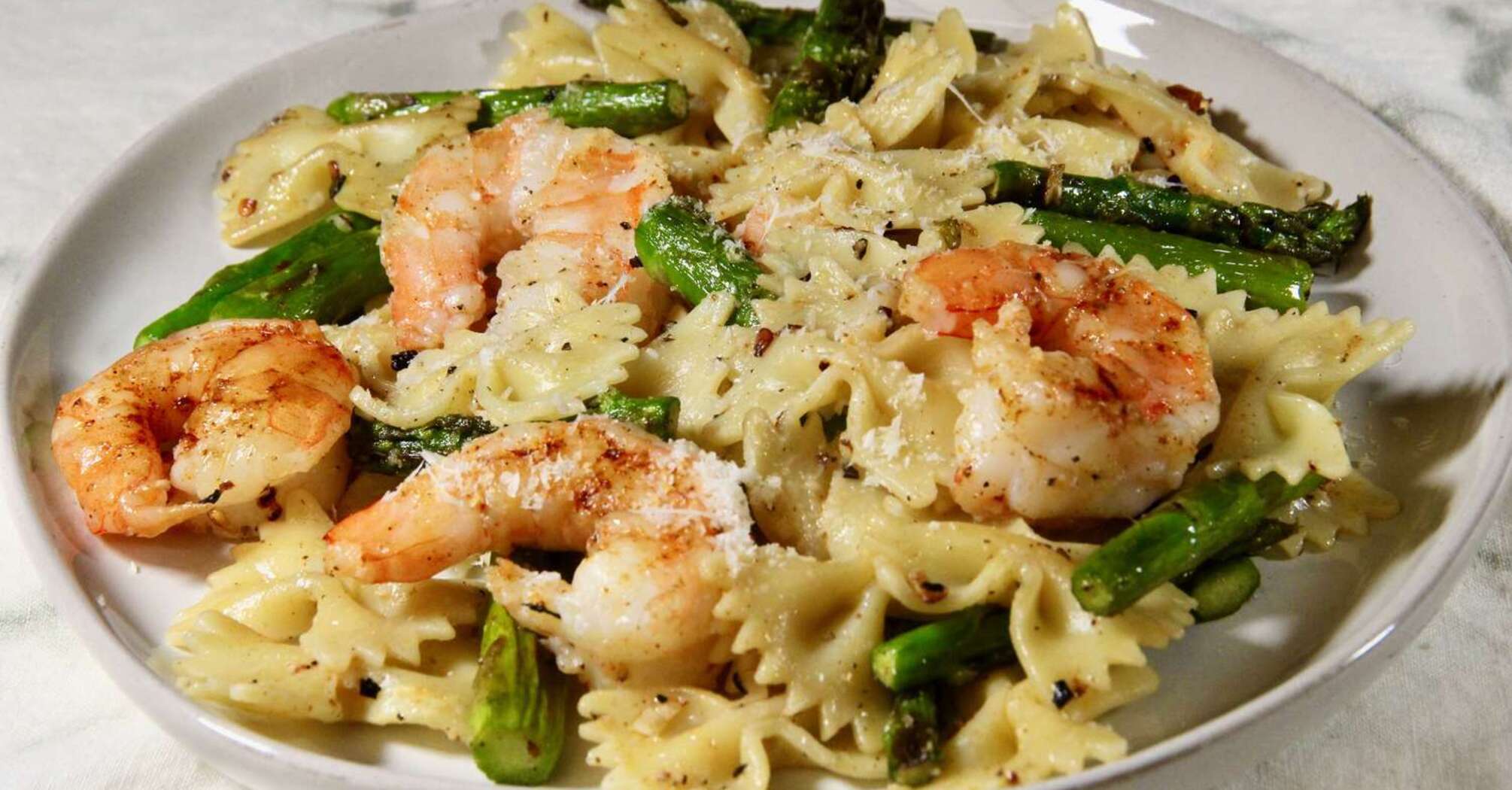 How to cook shrimp and asparagus pasta