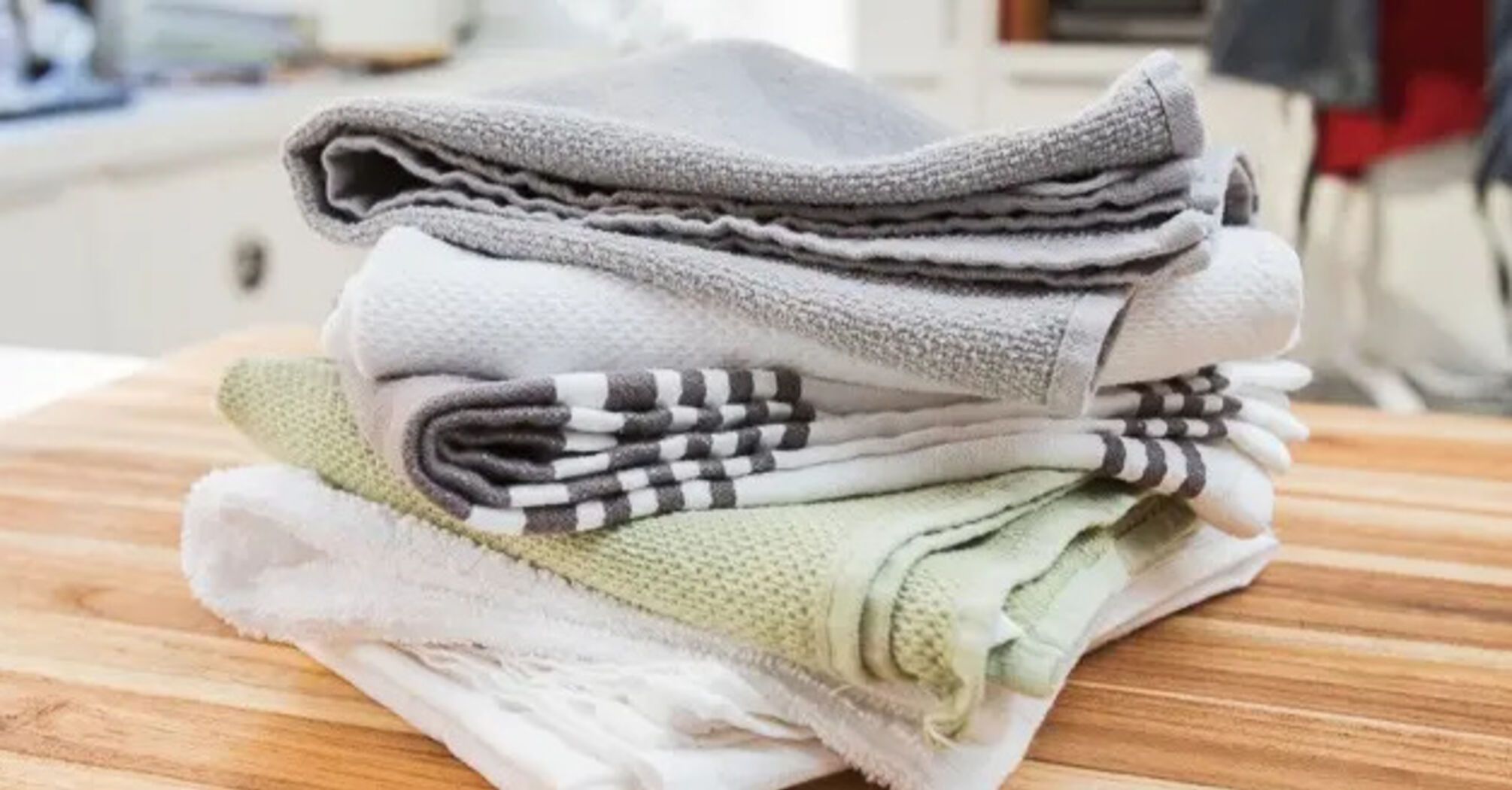 How to remove old stains from kitchen towels