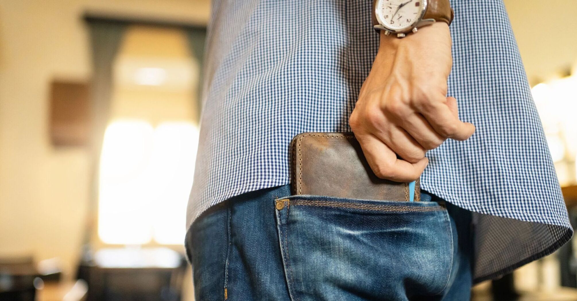 Why you shouldn't carry or keep money in your pocket