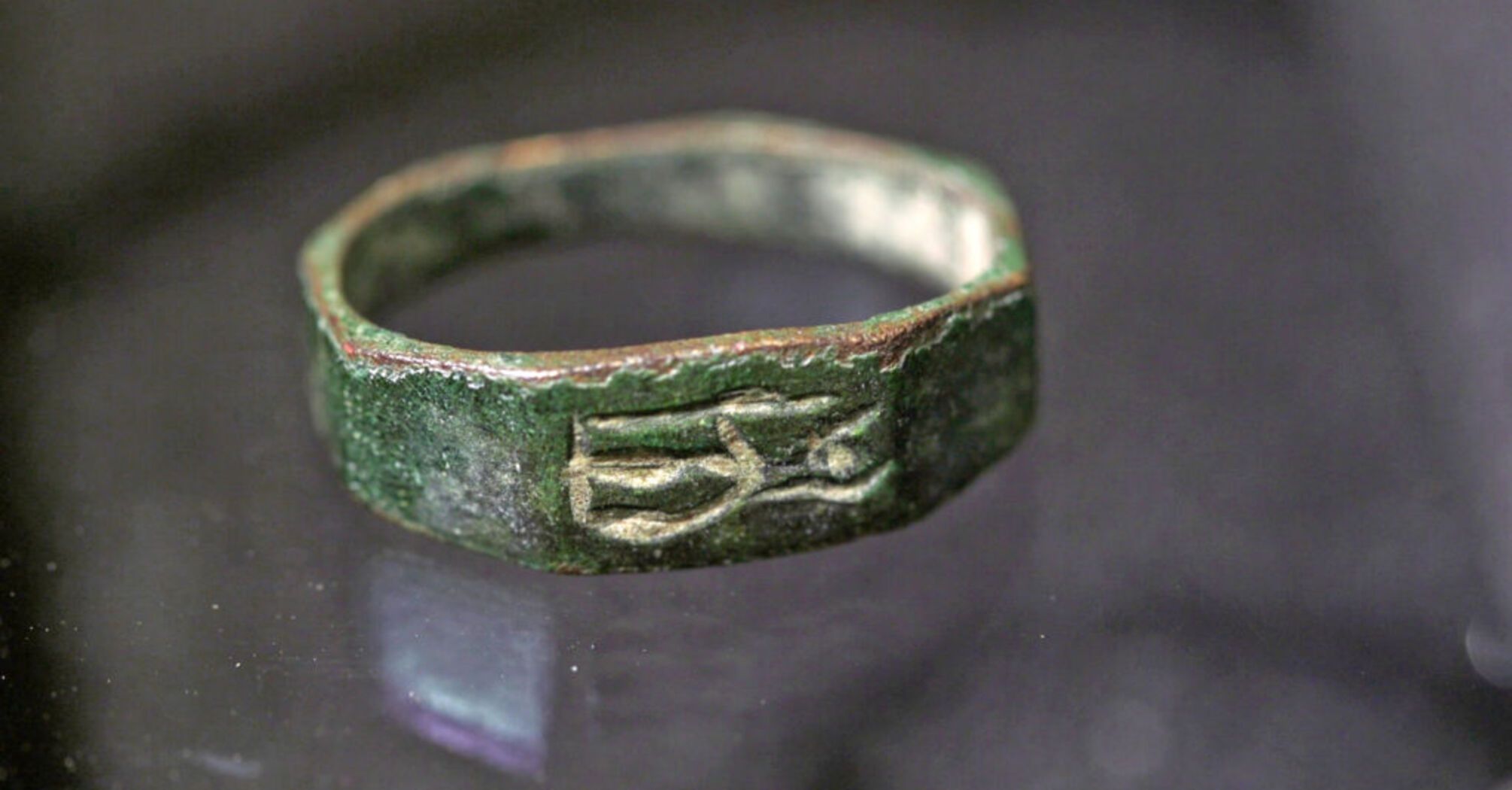 1,800-year-old Roman ring depicting goddess Minerva