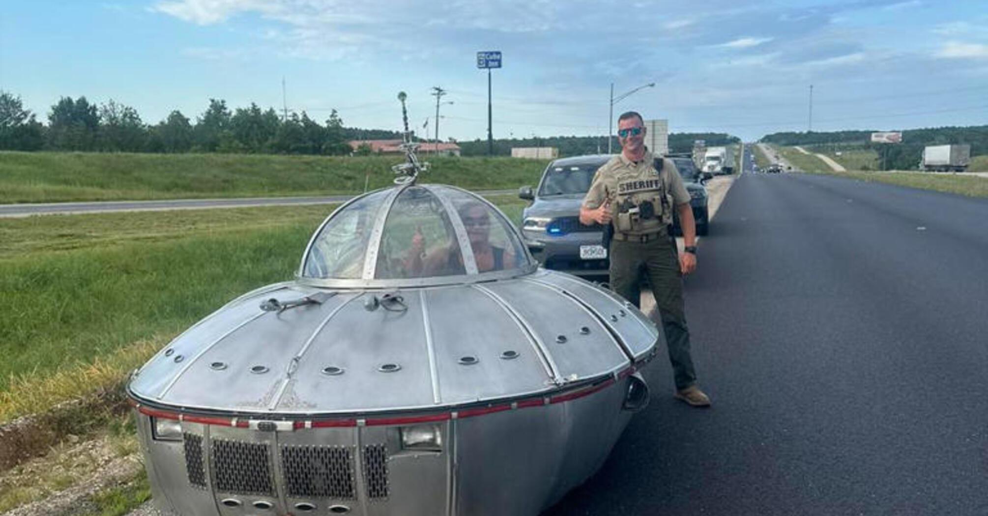 Bizarre vehicle resembling UFO