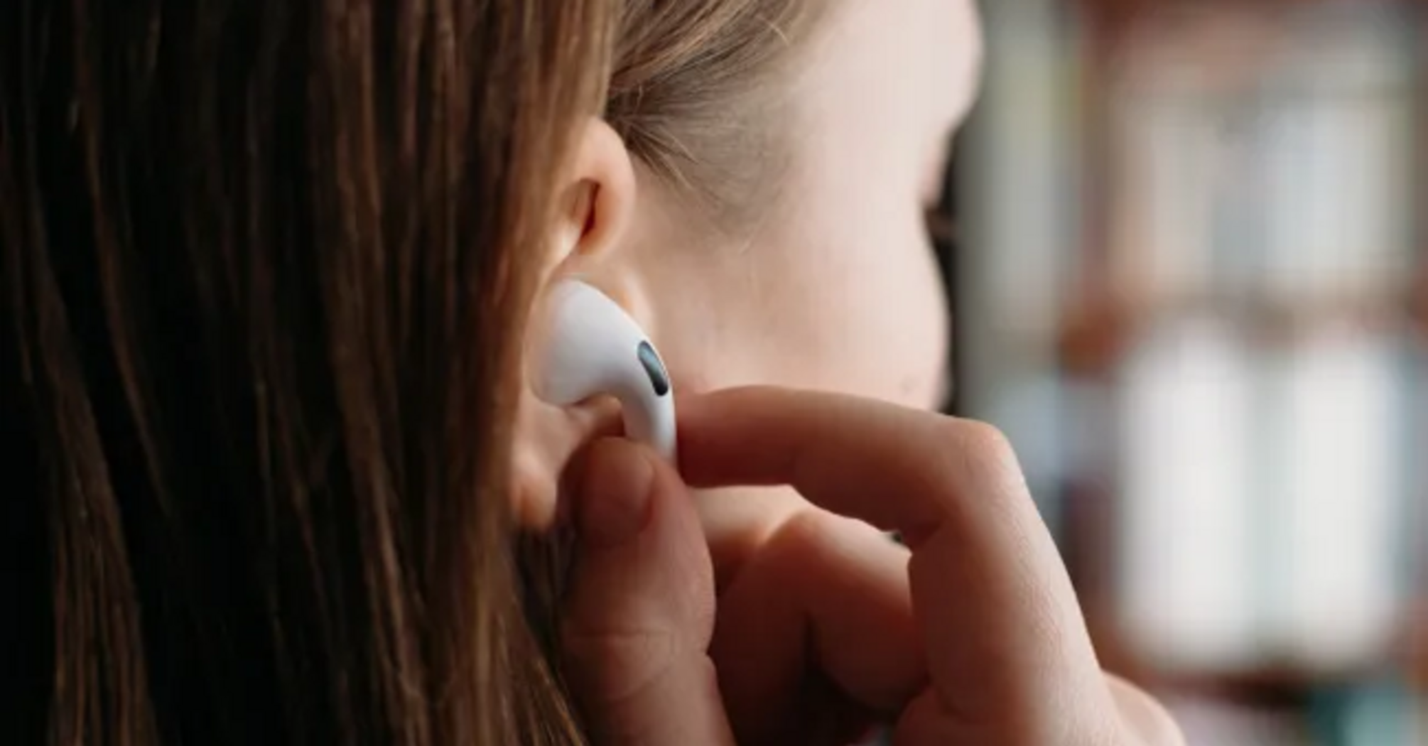 Apple quietly addresses poor call quality on AirPods