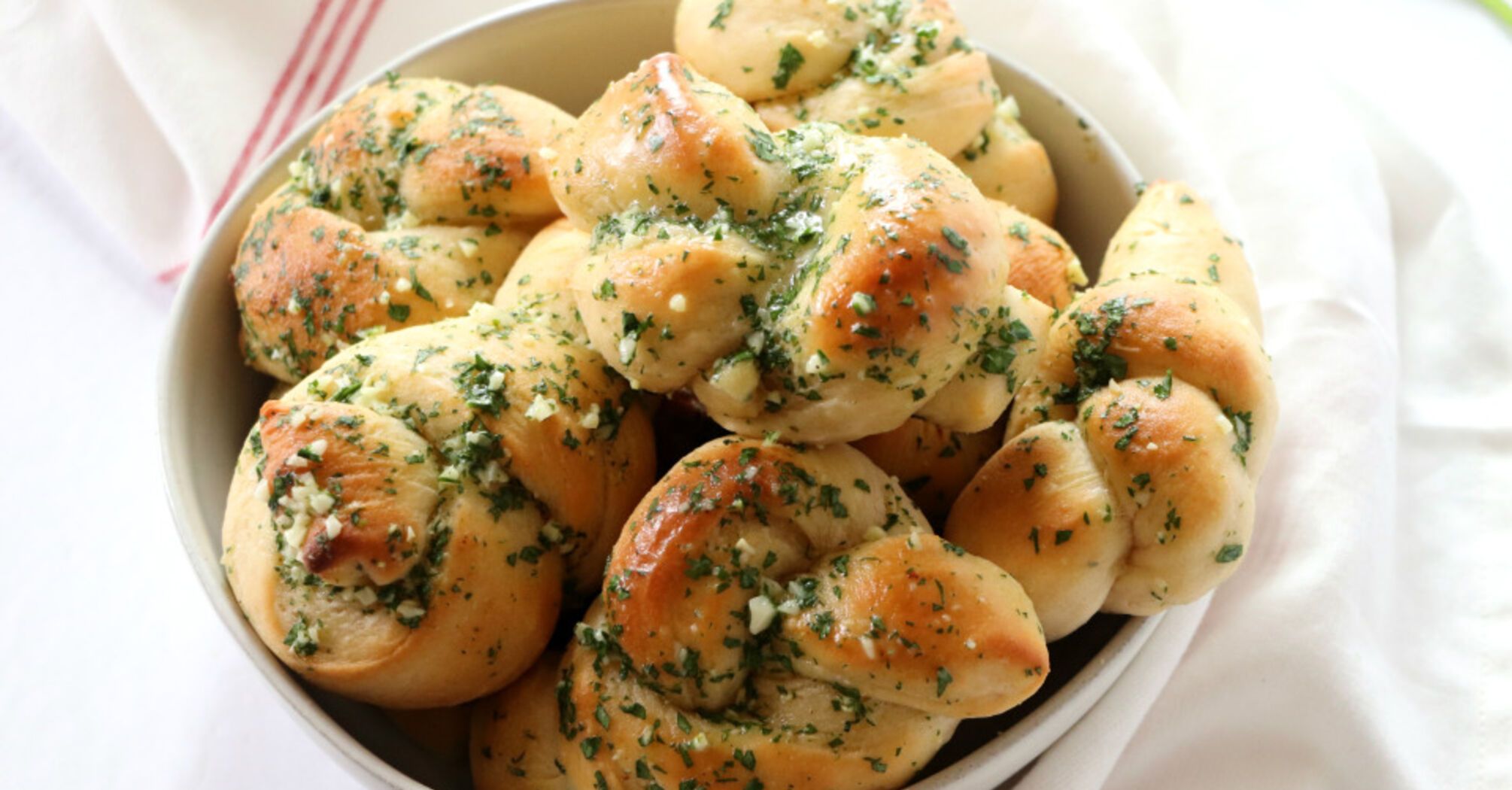 Soft and Fluffy: Recipe for Super Easy Garlic Knots