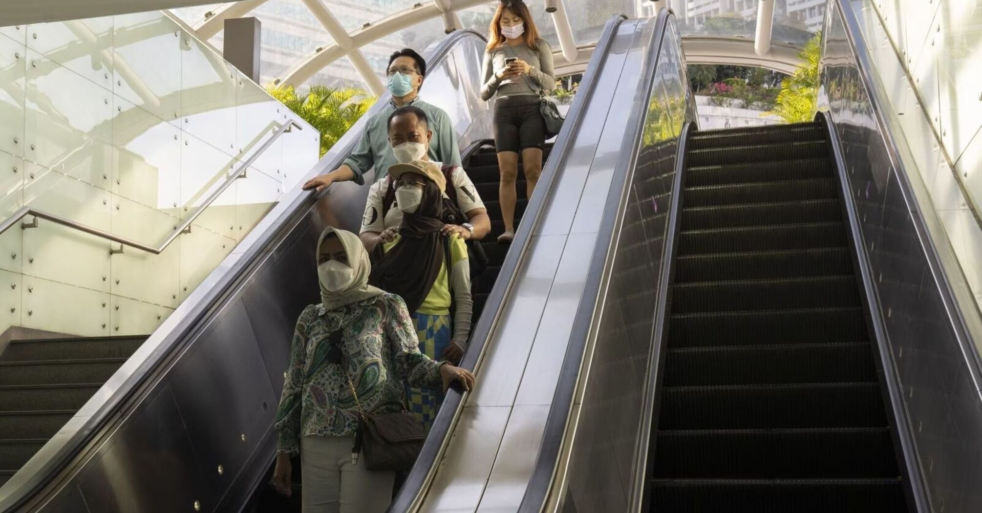 American Tourist Shocked As She Discovers Basic Escalator Etiquette 