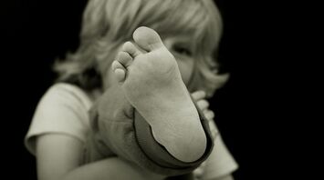 Itchy right foot - spiritual meanings
