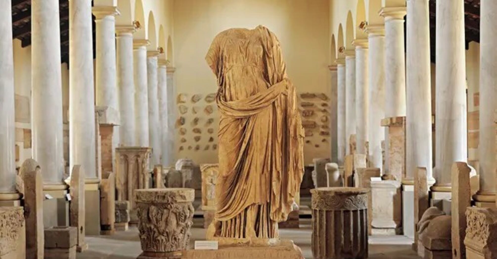 The headless statue