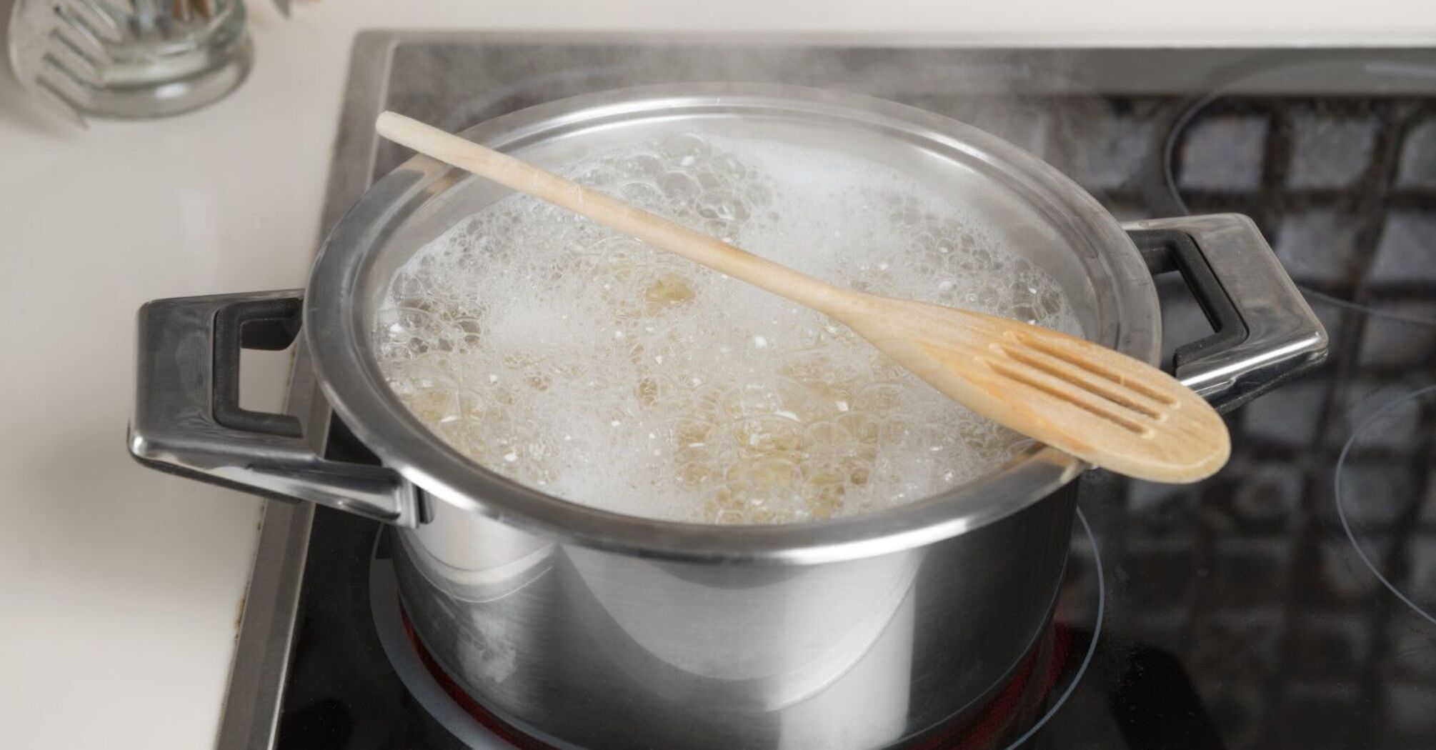 Just One Simple Tool Will Prevent Pots From Boiling Over 