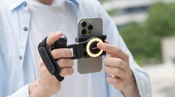Snappy Transforms Smartphone Photography with Innovative Stabilized Grip