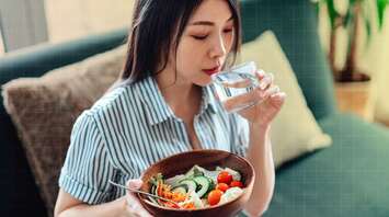 Man's Vegan Sister Demands He Refuse Meat When She is Visiting